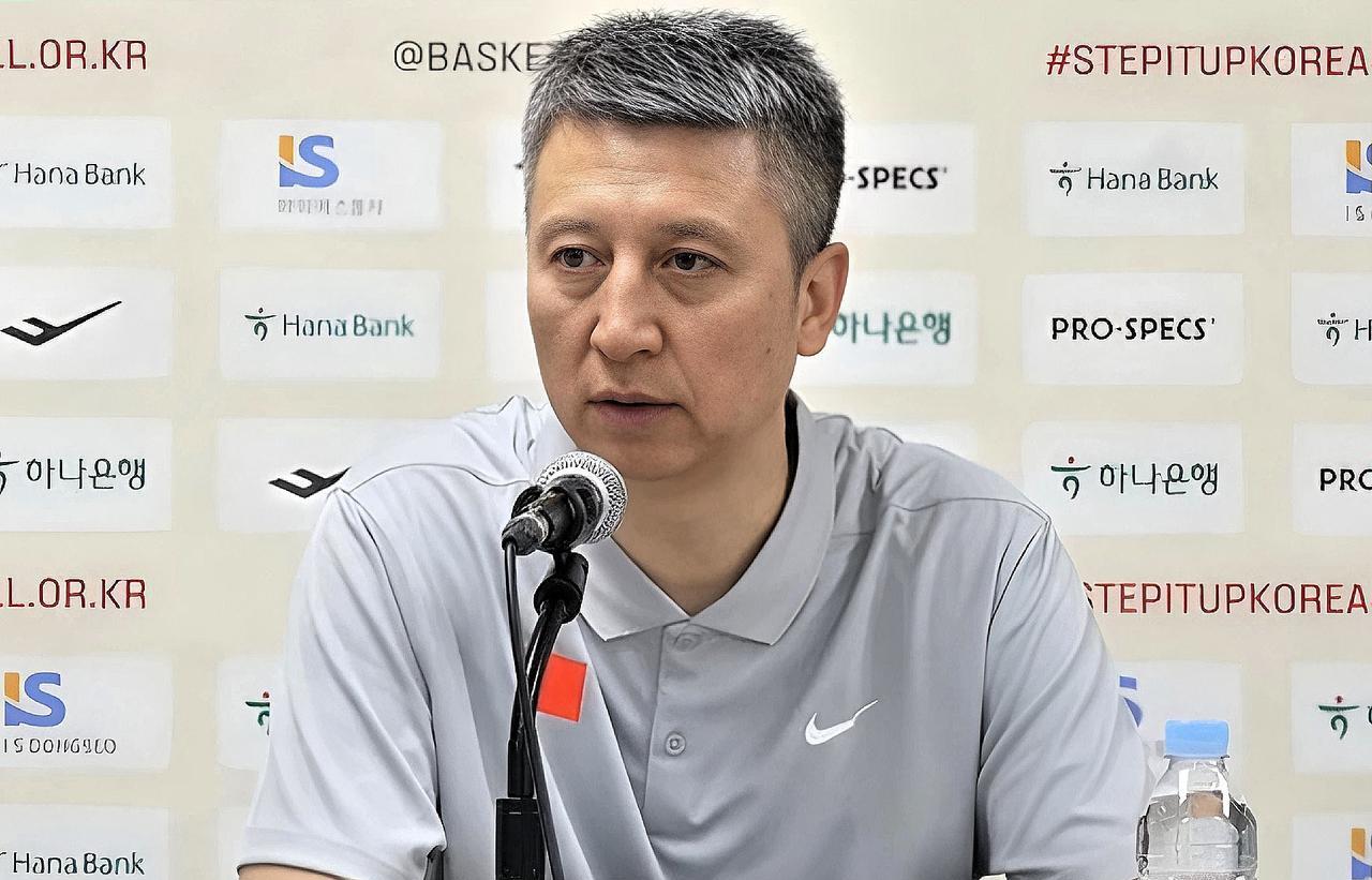 中国男篮主帅郭志强终于接受现实了，直言想进世界杯决赛圈很困难！连续两场不敌韩国