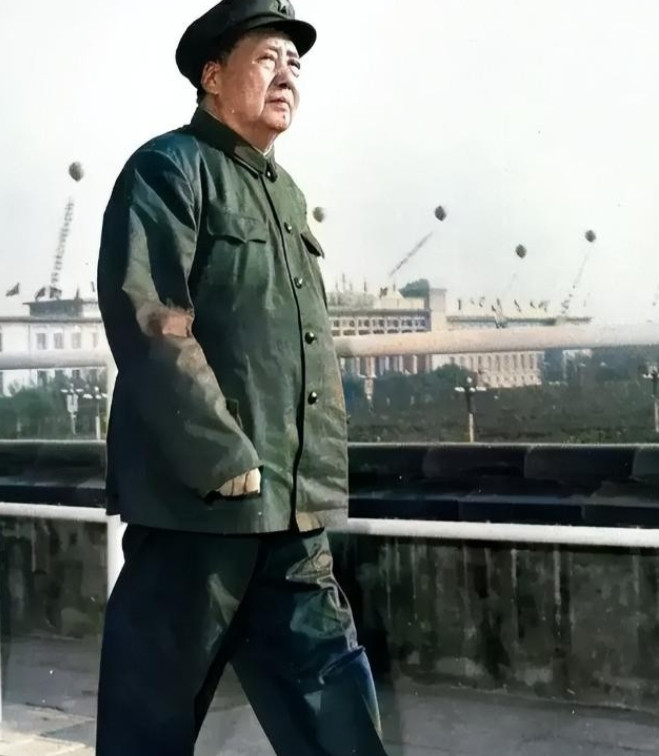 1949年4月18日，斯大林给教员发电报：如果红军敢渡过长江，将面临美国的打击。