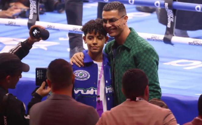 C罗养不起亲儿子了？！这消息一出来直接惊掉一堆人的下巴，足坛首位收入破十