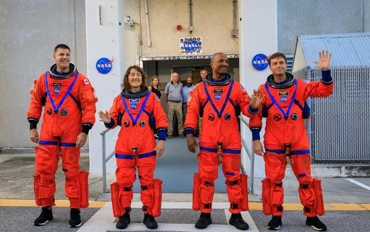 别被NASA的大动作骗了，美国人喊了这么久的“重返月球”，这次终于动真格地推出了