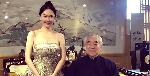 近日，87岁书画大师范曾的财产纠纷与家庭予盾持续发酵。范曾女儿范晓蕙公开发声，确