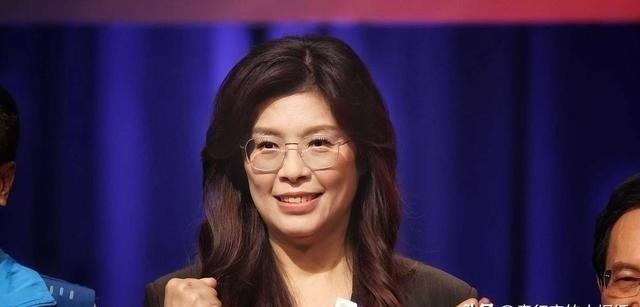 台湾知名时事评论员邱毅曾指出，大部分头脑清楚的台湾人，都建议大陆如果真的要解放、