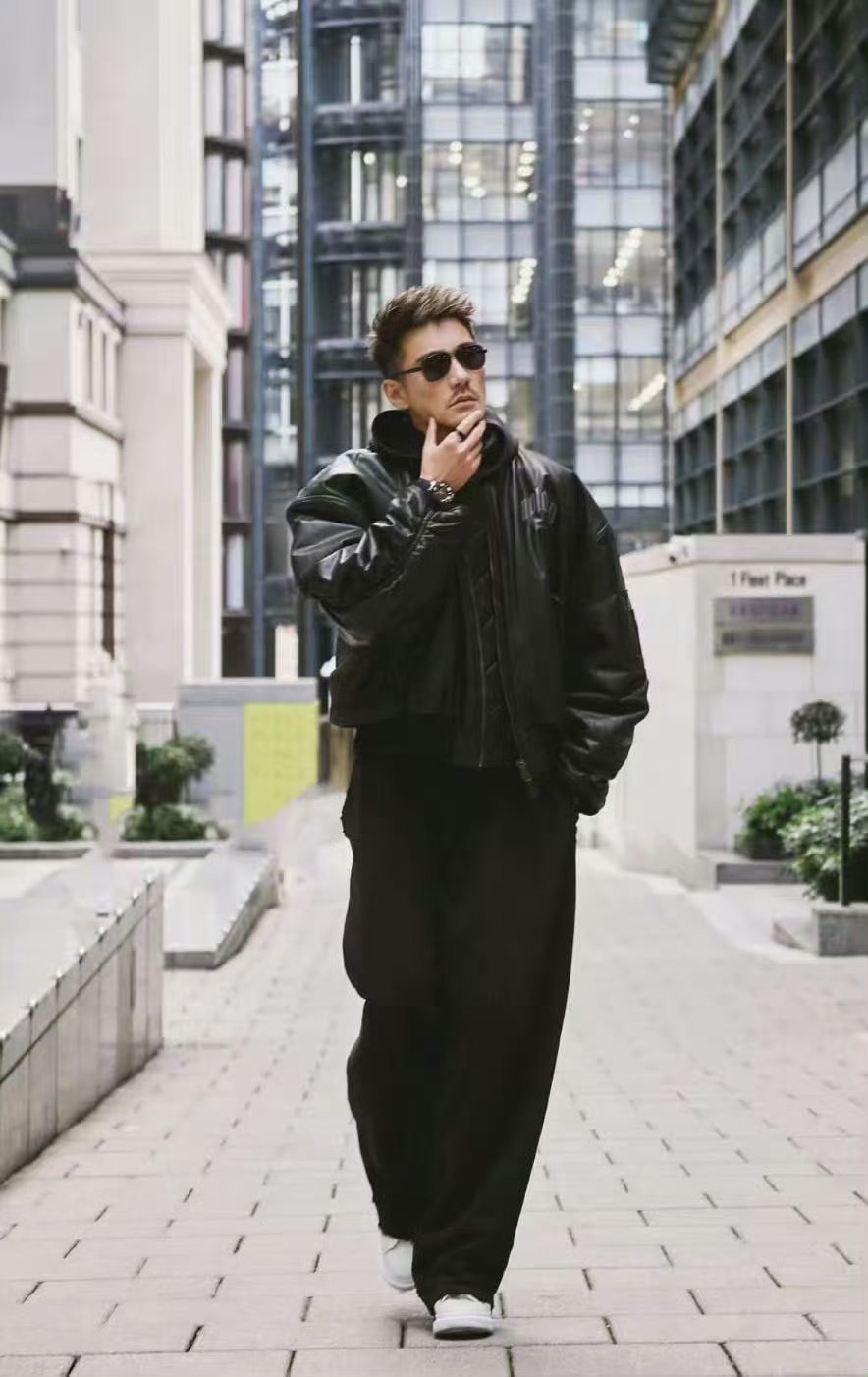 胡兵的私服真的长在审美点上简约又高级你可以永远相信胡兵的时尚表现力