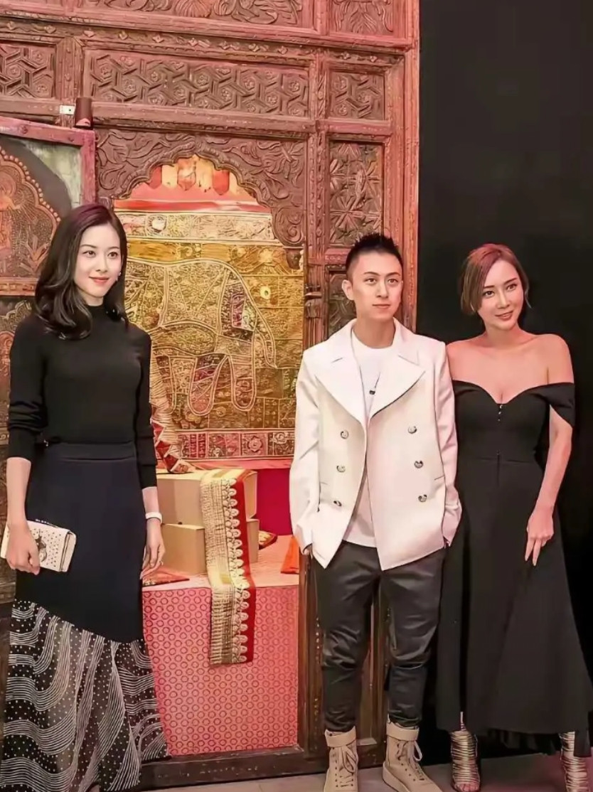 赫赫有名的公子哥，旁边都是谁？