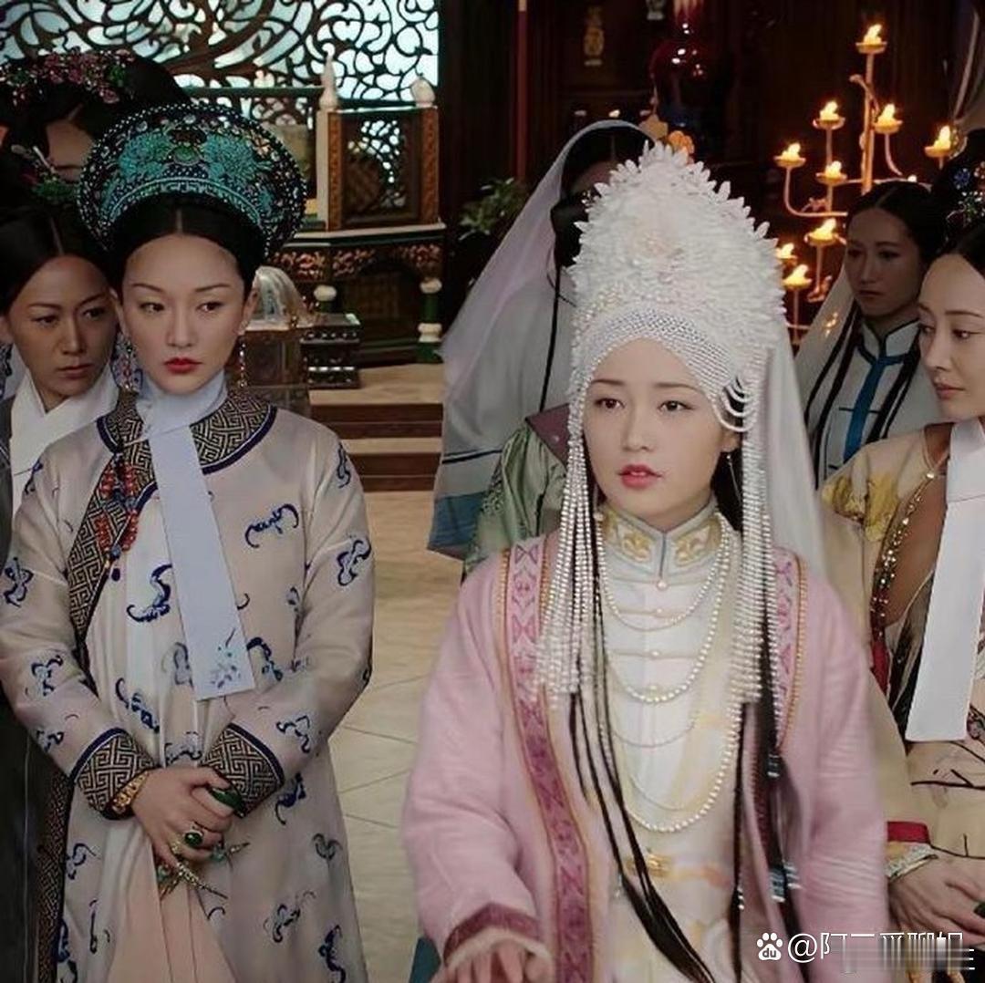 周迅这嫉妒的小眼神都快溢出屏幕了，虽然是演戏，但也太真实了…​​​