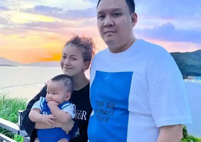 李嘉格官宣离婚这事儿，给所有女人提了个醒。那就是：找老公，你可以找丑的，也可