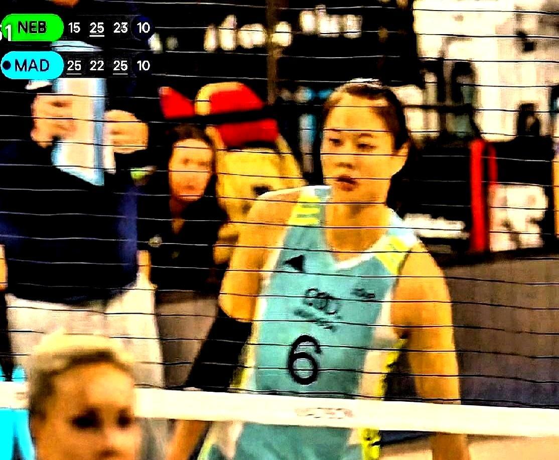 38%进攻也能拿最佳？她靠擦地板封神LOVB官网刚贴出数据：龚翔宇24扣9