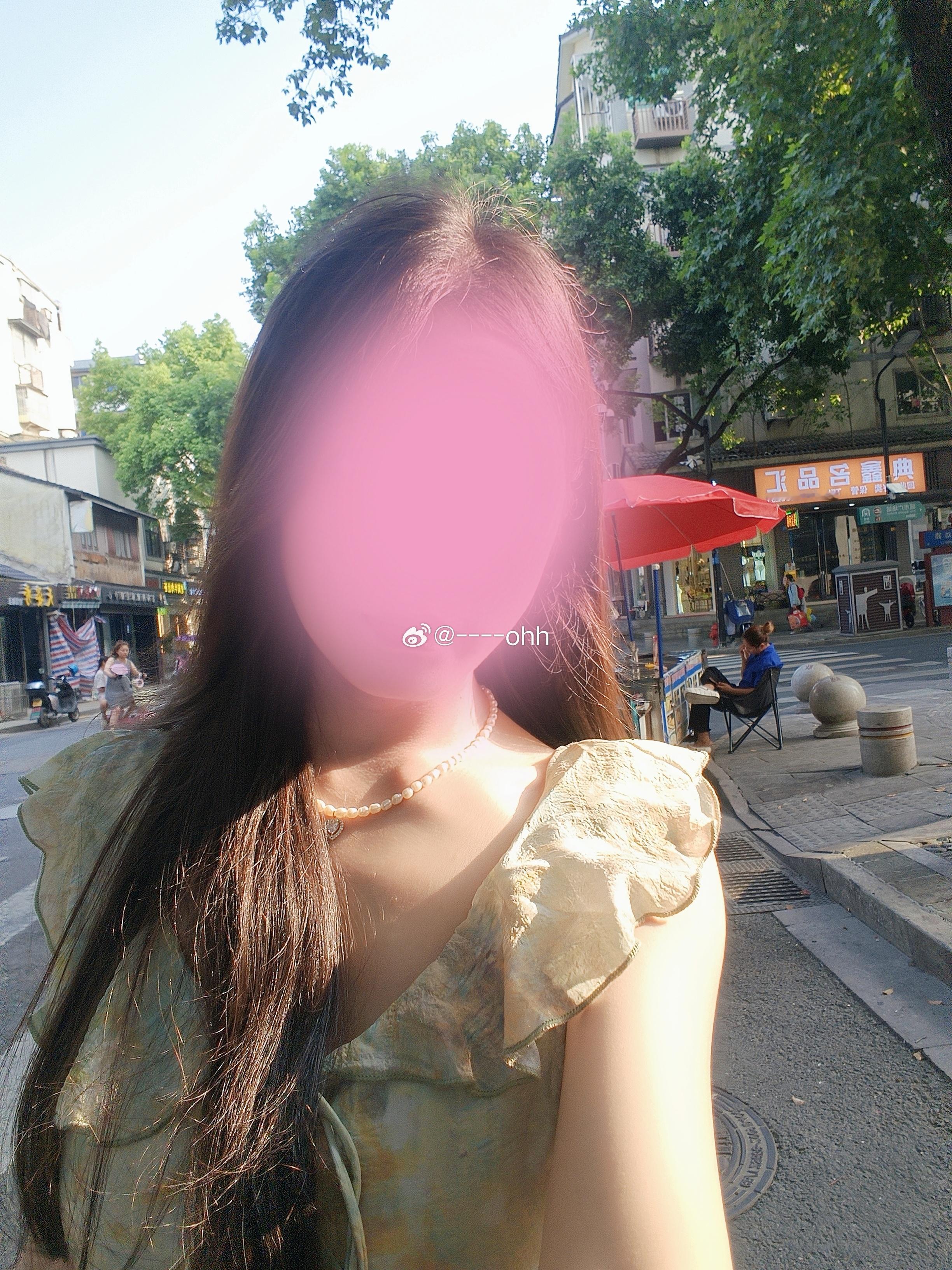 呜呜p不好但是阳光太明媚了我觉得整体构图好看​​​