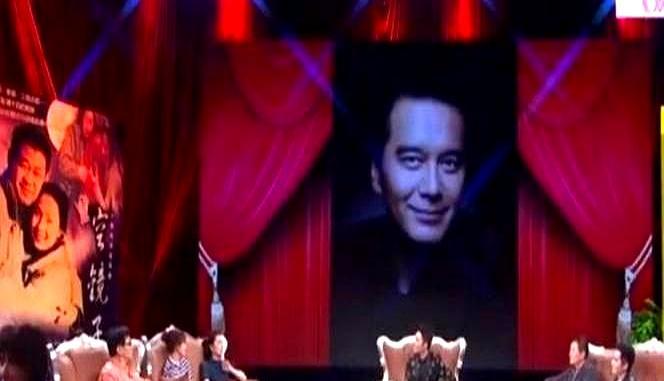 高尔夫场上一杆定情，冰美人拿下四婚浪子那年许亚军刚结束第三段婚姻，圈里人都