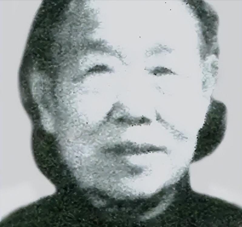 1956年怀仁堂内，台上咿呀婉转，台下却突然安静了——毛主席停下看戏，转头问周恩