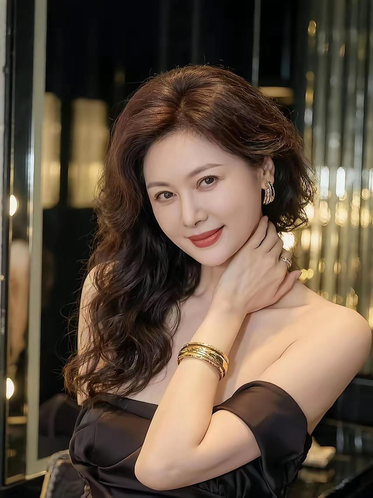 我这只兔子为什么专爱吃“窝边草”？纵观和我好过的女人，基本上都没有离开过熟人的圈