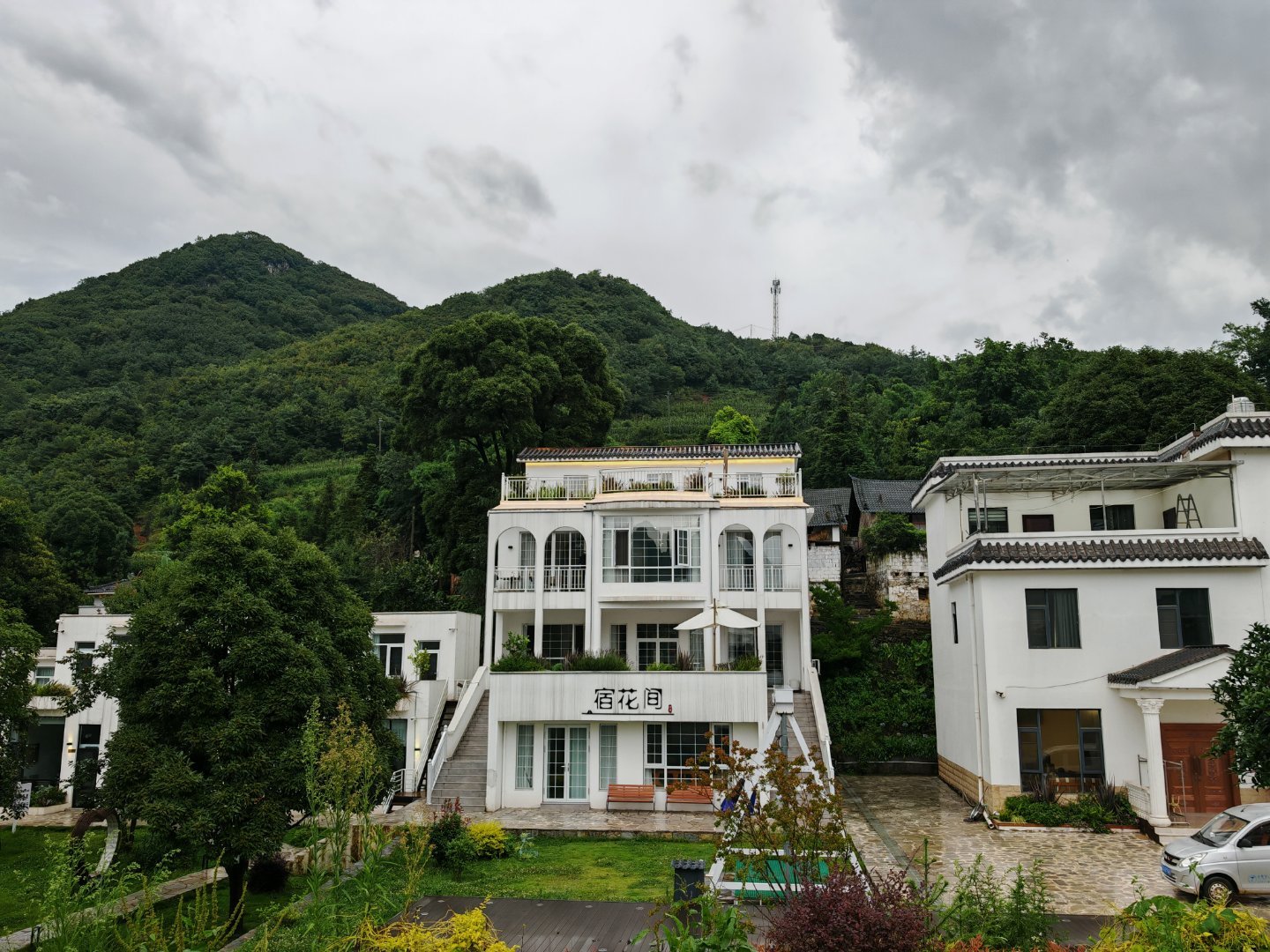 现在乡村振兴，民宿是一个地方比一个地方好看，都很有地方特色。​​​