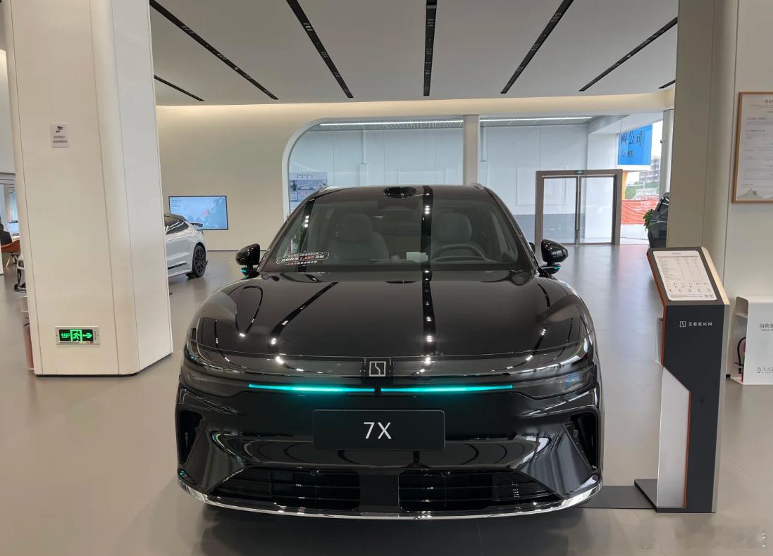 国产车打破全球中型SUV碰撞测试记录太牛了！国产车直接干翻全球中型SUV碰撞纪