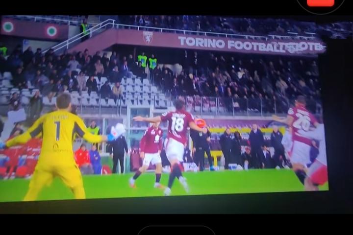 🇮🇹已经毫我底线可言的意甲都灵这种垃圾球队这么明显的手球竟然没判，活该?