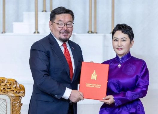 蒙古国总理赞丹沙塔尔任命了新任部长