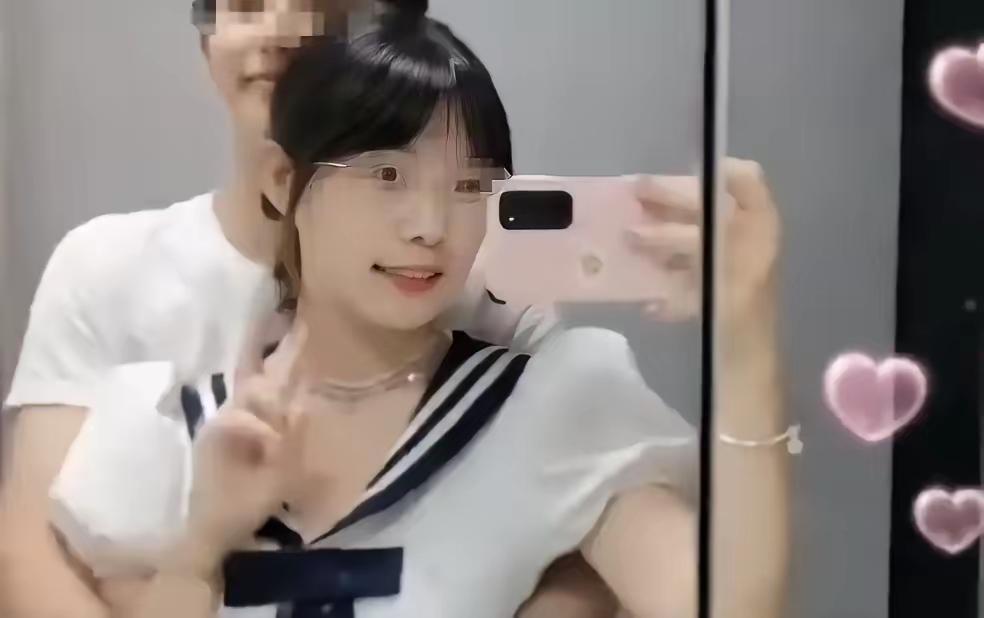 大二女生与男友同居晒日常，一堆人跳出来“好心”劝：“万一分了影响以后”“太高调没