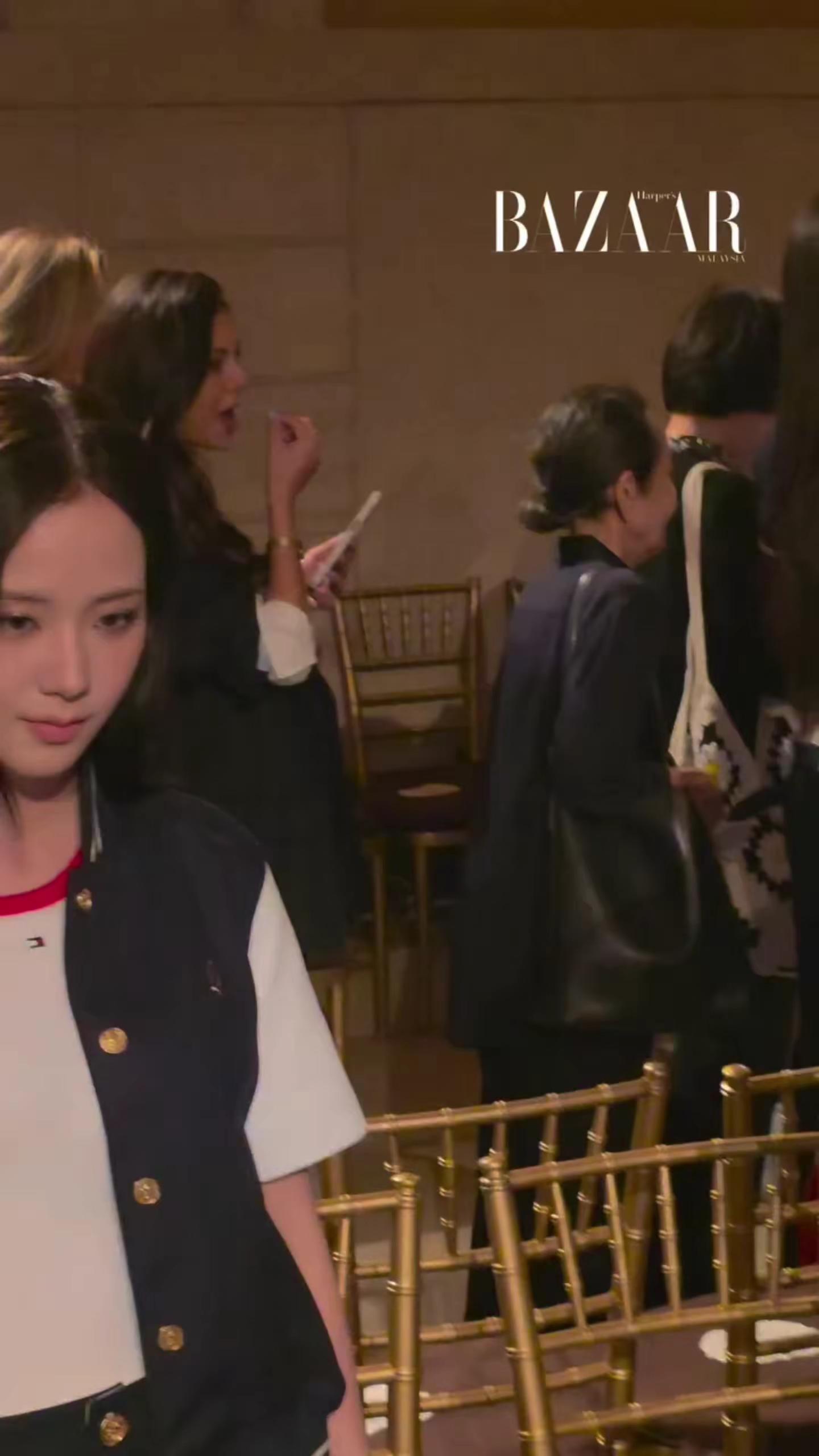 JISOO在纽约时装周期间的TommyHilfiger时装秀jisoo