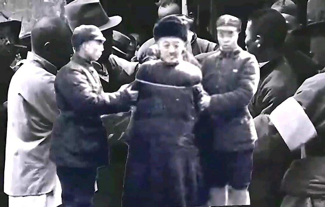 抗战胜利后如何惩治汉奸二鬼子，各地情况各异。我的父母之乡经历过血与火的洗礼，在这