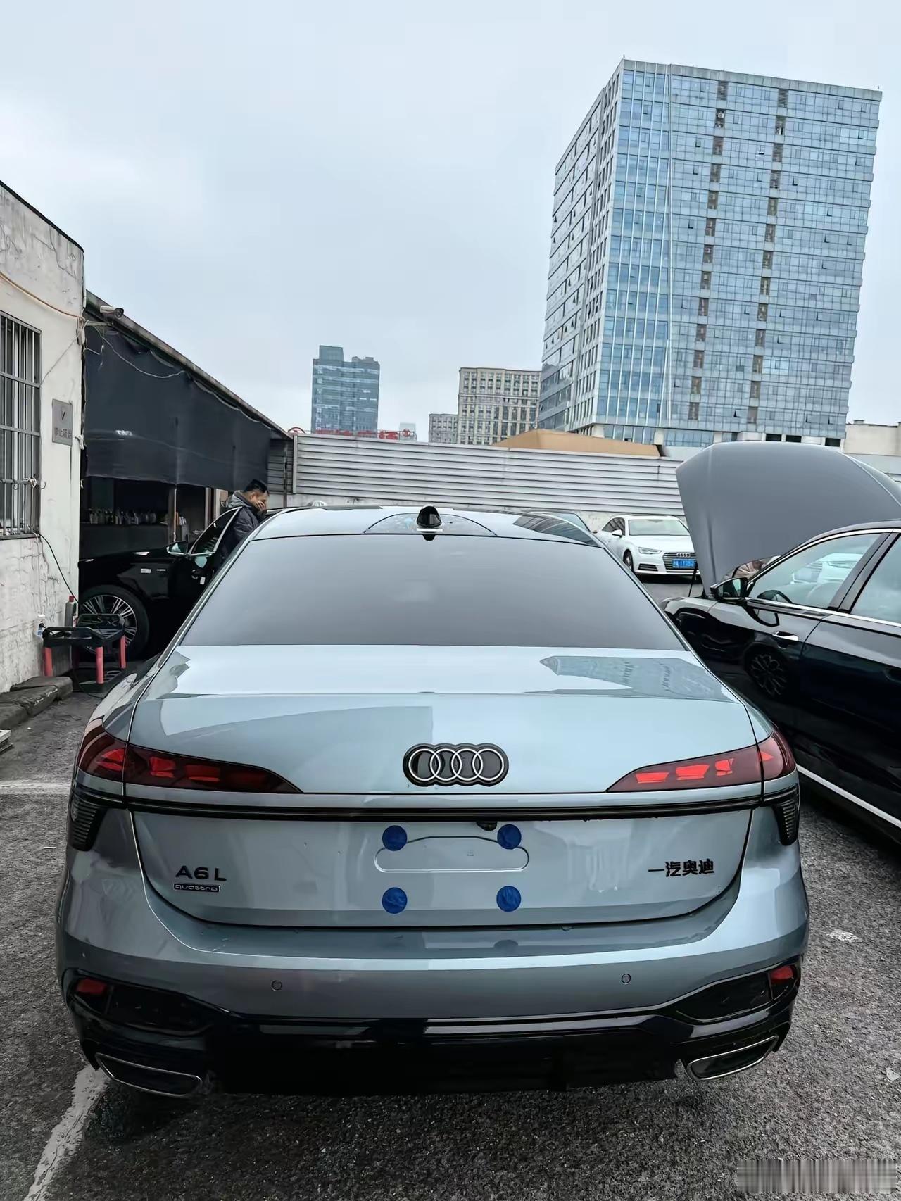 全新奥迪A6l这设计，还挺好看的，但是怎么看都有点阿维塔的影子呢？奥迪奥迪