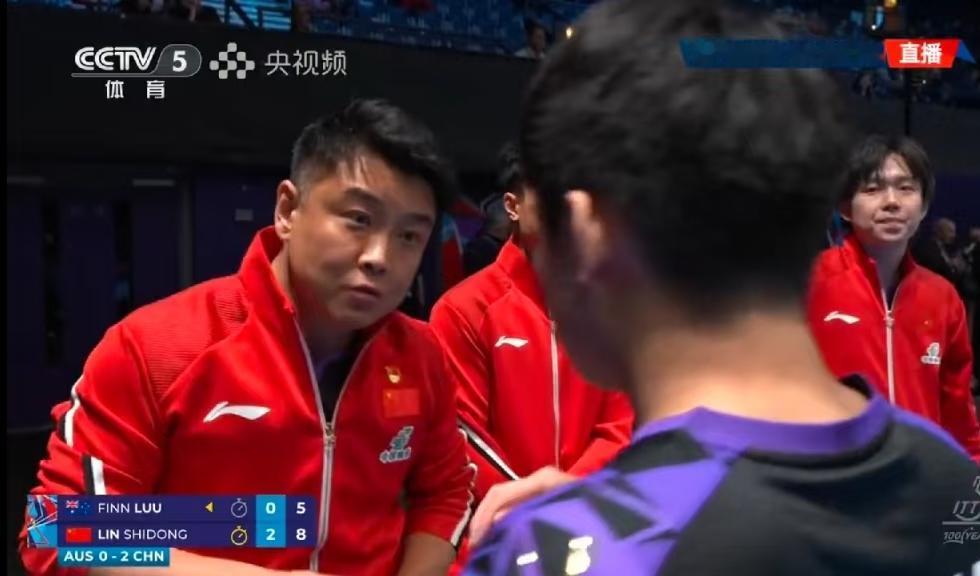 王皓指导“洗心革面”！伦敦团体世乒赛淘汰赛国乒男队对阵澳大利亚男队，球迷都感叹王