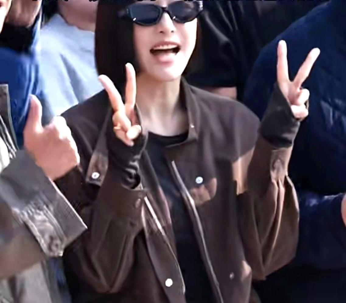 杀青宴上，秦岚那一下调皮的“挤兑”，王阳那个宠溺的笑，我直接原地磕死。就这？就