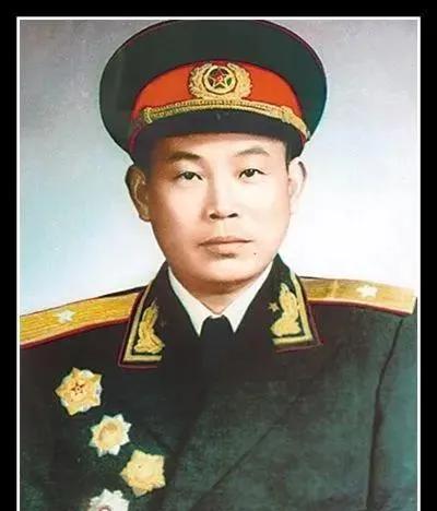 1950年，志愿军缴获了3000条毛毯，89师政委王直，却下令全部剪碎，战士们不