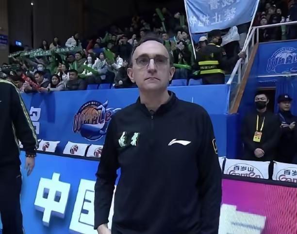 辽宁队的战术体系在乌戈教练的带领下更加成熟，队员心气也上来了，不畏手畏脚了，在场