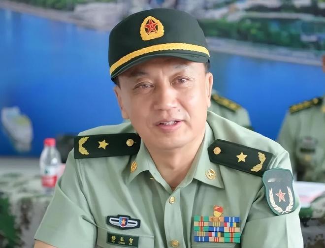 北京卫戍区和上海警备区，哪个司令员级别高？北京卫戍区和上海警备区，都是解放军