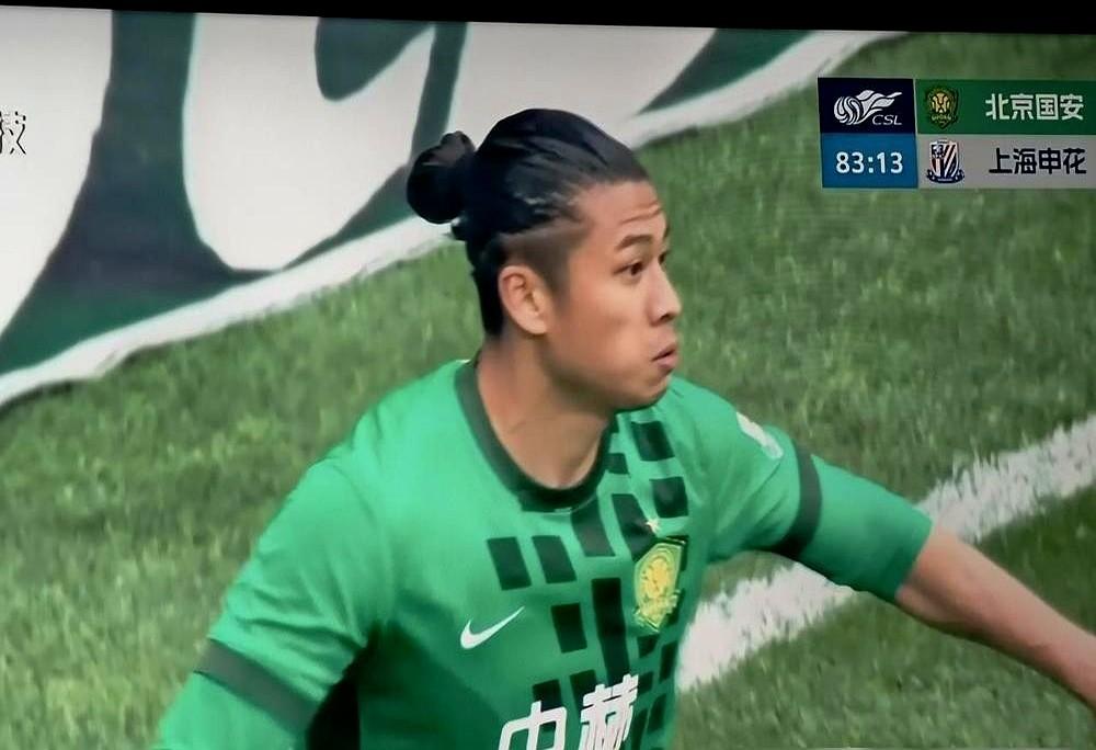 可谁能想到，拼了90分钟的国安新外援，竟被骂成“假人”？！北京工体，6411