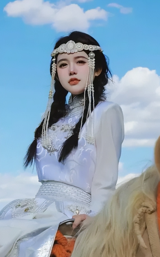史上嫁得最远的公主，1295年，忽必烈的四女儿阔阔真奉命远嫁波斯国王，由于路途遥