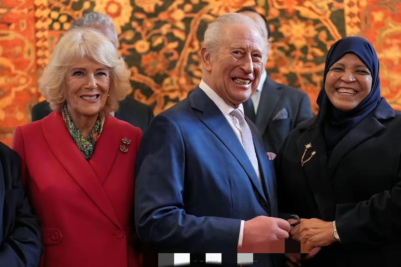 有一说一，查尔斯也挺狠！女王妈妈离开后，他可没有姑息弟弟安德鲁，直接是断了他的