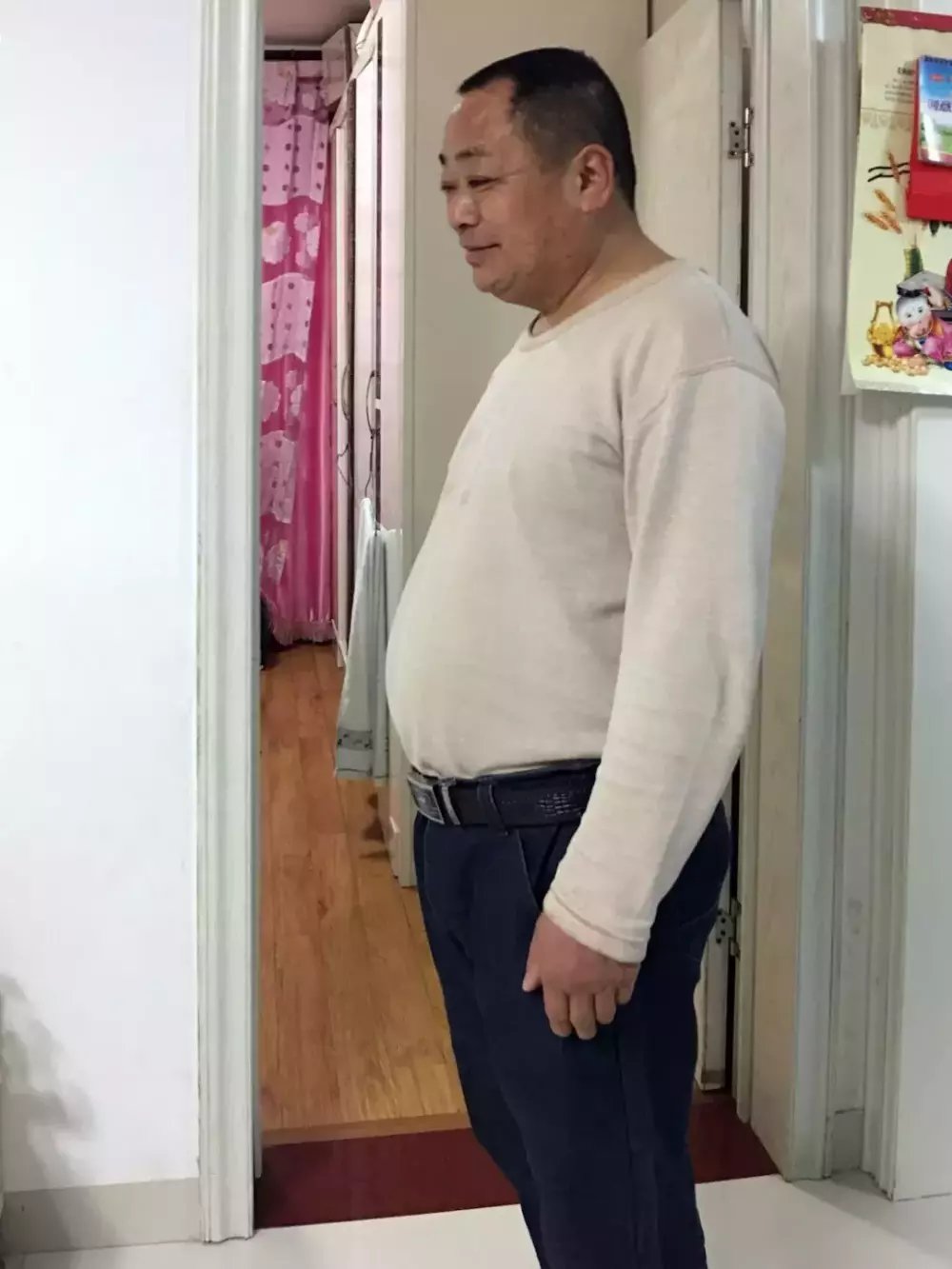 儿子带着60岁老爸减肥半年变型男 啤酒肚变六块腹肌 对比图刷屏朋友