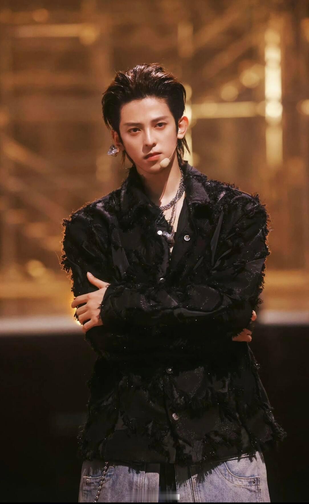 符龙飞帅不过一分钟符龙飞搞笑人生搞笑过符龙飞从大猛A到横着走的螃蟹只用了几秒钟