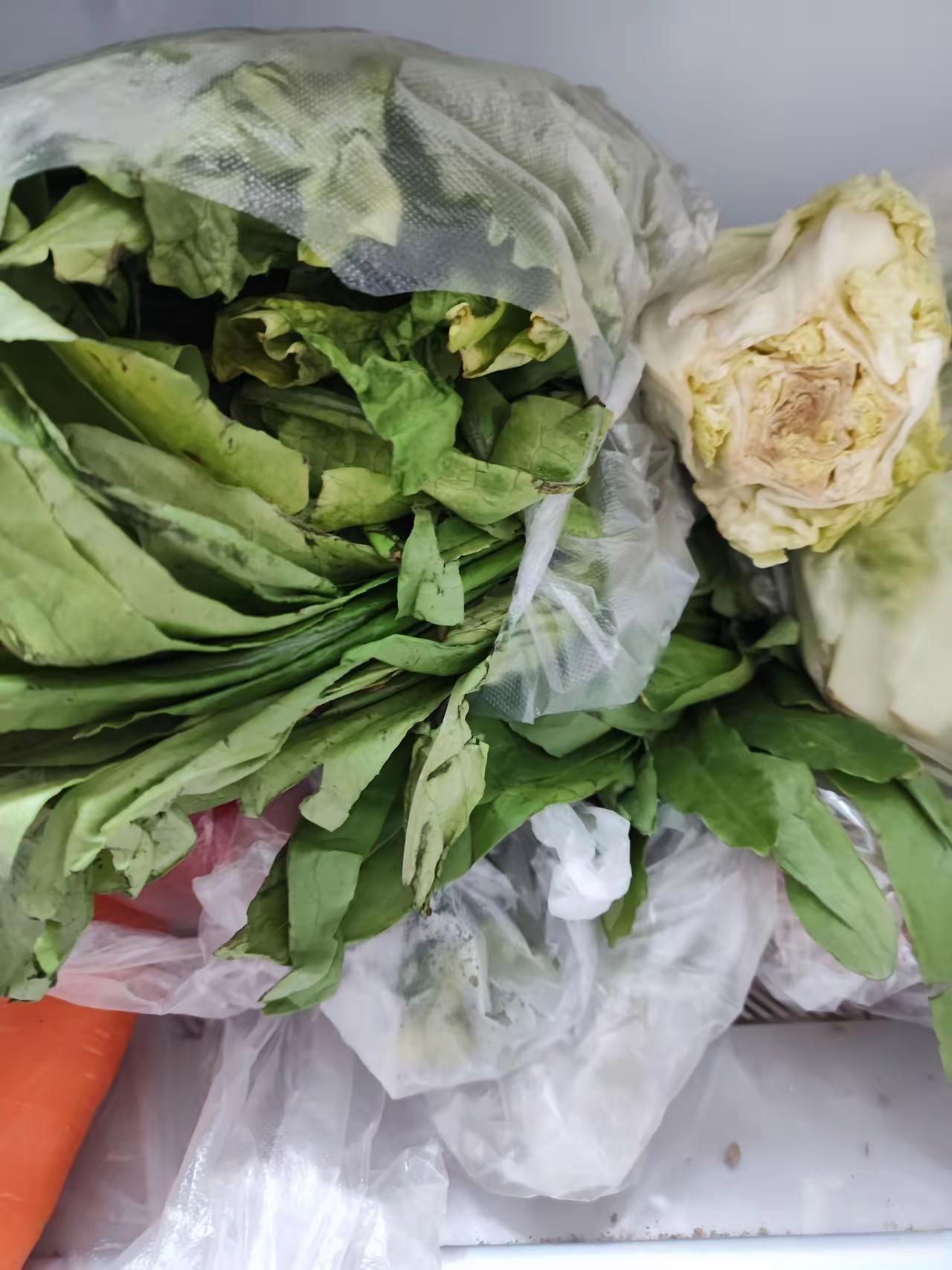 婆婆不让我去买菜非得她自己买才行
