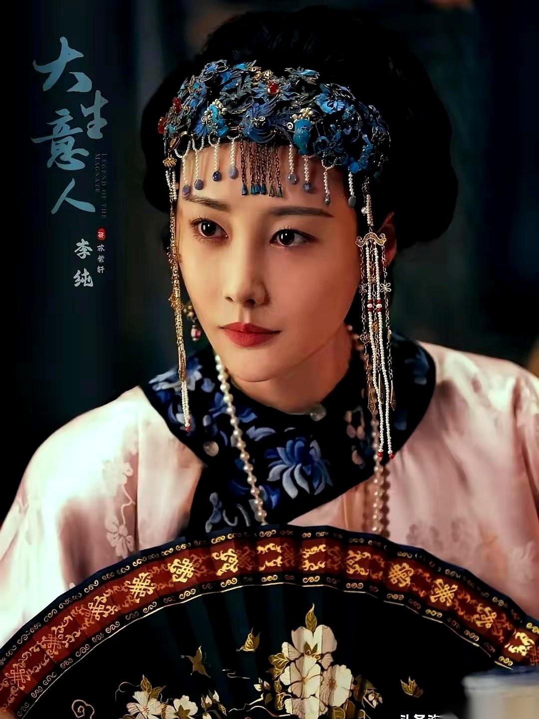 就因为她几句话，三十万担救命粮，转头就成了军粮。活人的口粮，喂了战争机器。这