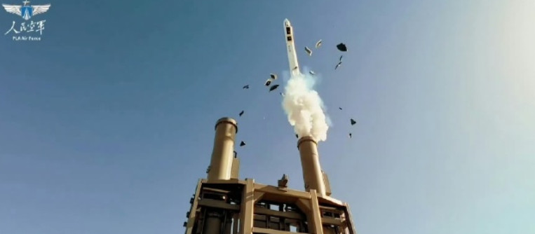 近日，央视军事频道罕见公开了一段红旗-20（HQ-20）防空导弹的实弹发射画面。