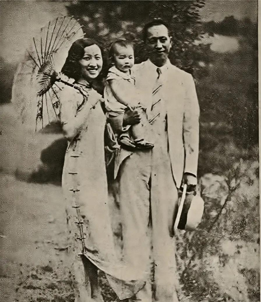1937年战前，孙元良与妻（吴懿辉）儿的合影，定格了乱世里短暂的温馨。彼时他任8