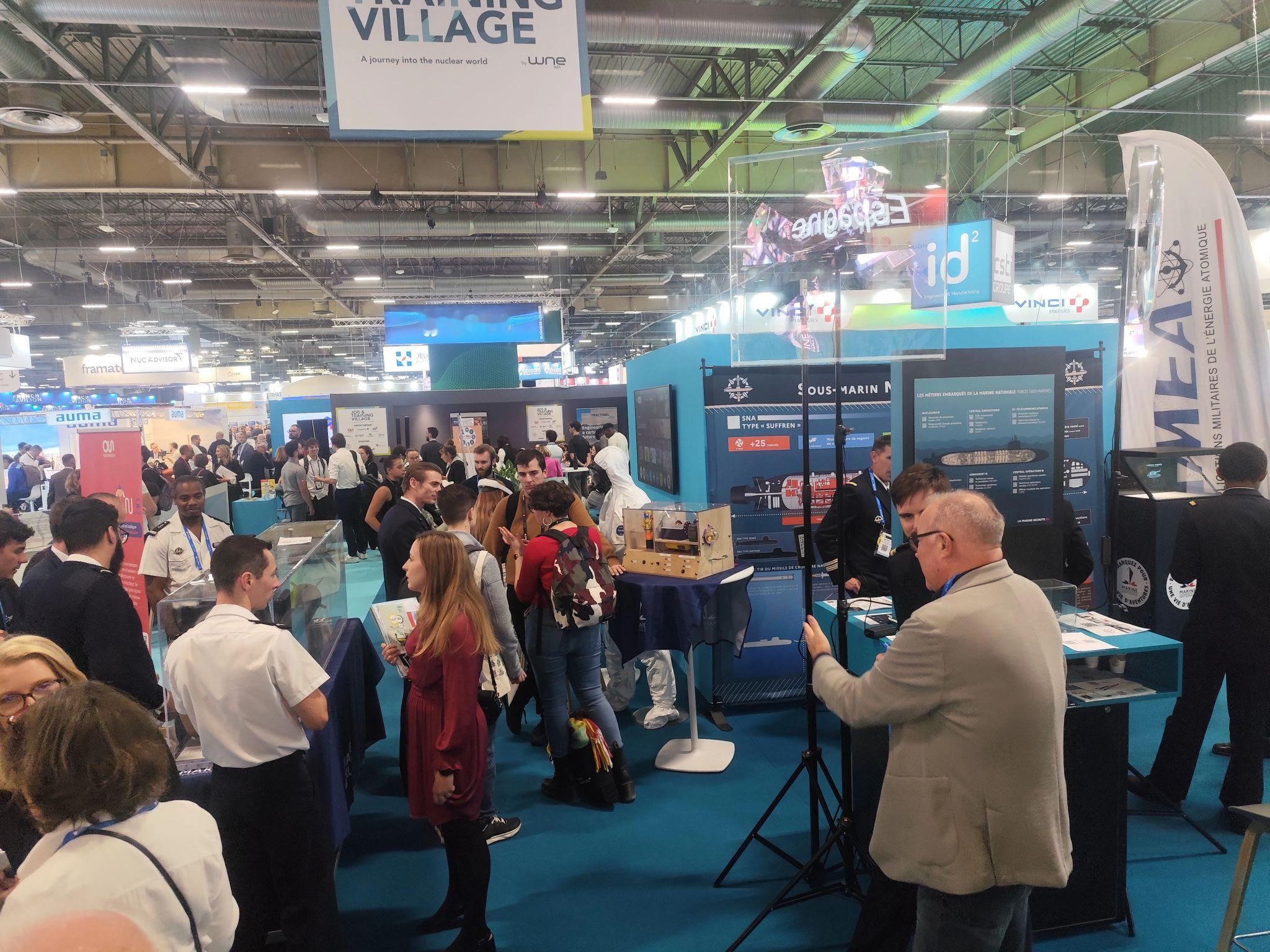 近期在法国巴黎举办的世界核能展览会上展出的法国海军“梭鱼”级核动力攻击潜艇（苏弗