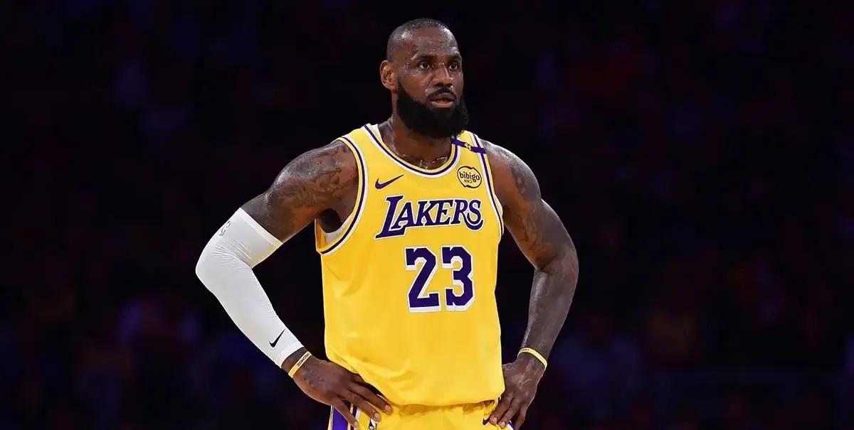 重磅消息！詹姆斯决定退役，8月宣布！今日据NBA一位记者撰文报道，据夏季联赛的