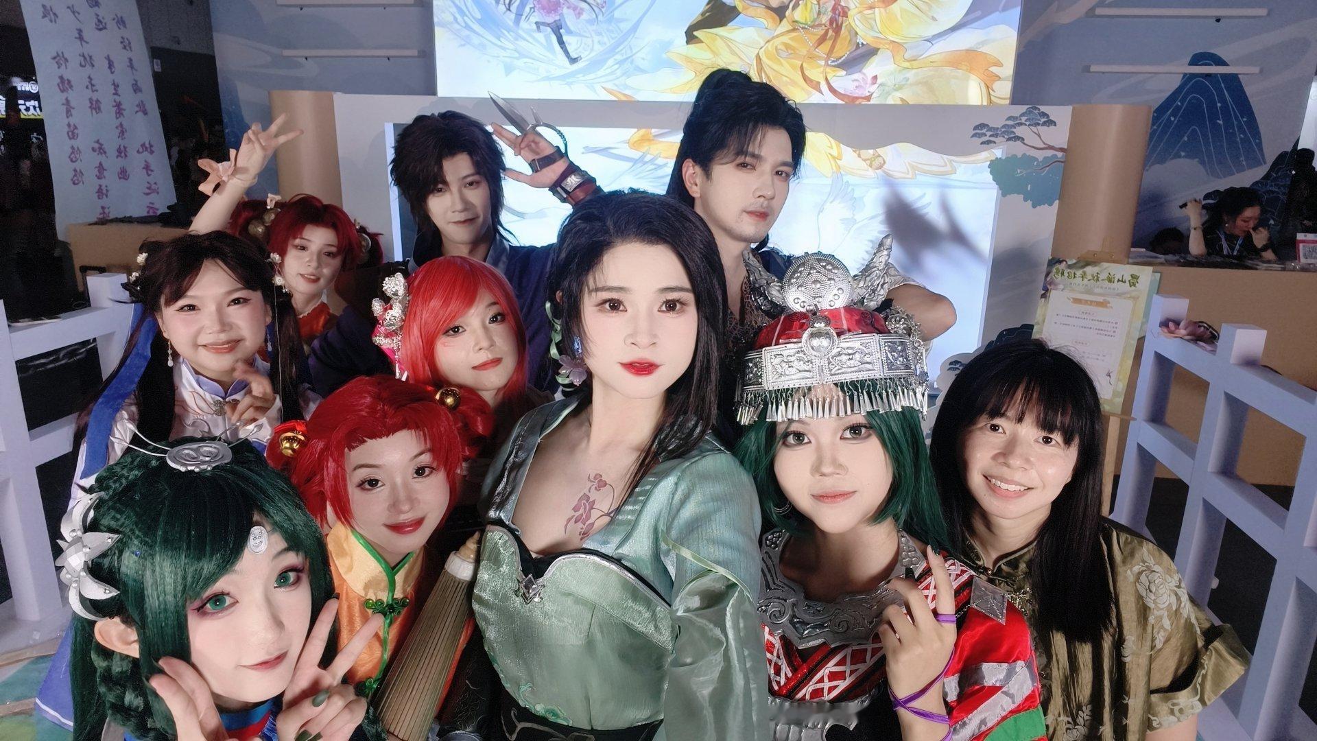 世界线收到的无料＆兰姐的集邮合集～第一次在漫展上收到了🌸！已美美带回家了！大家