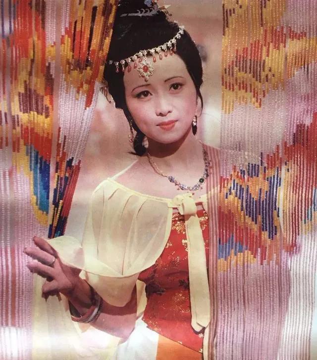 秦可卿为什么那么大的魅力？看看她征服的男人就知道了！秦可卿的美的高雅，不像林黛
