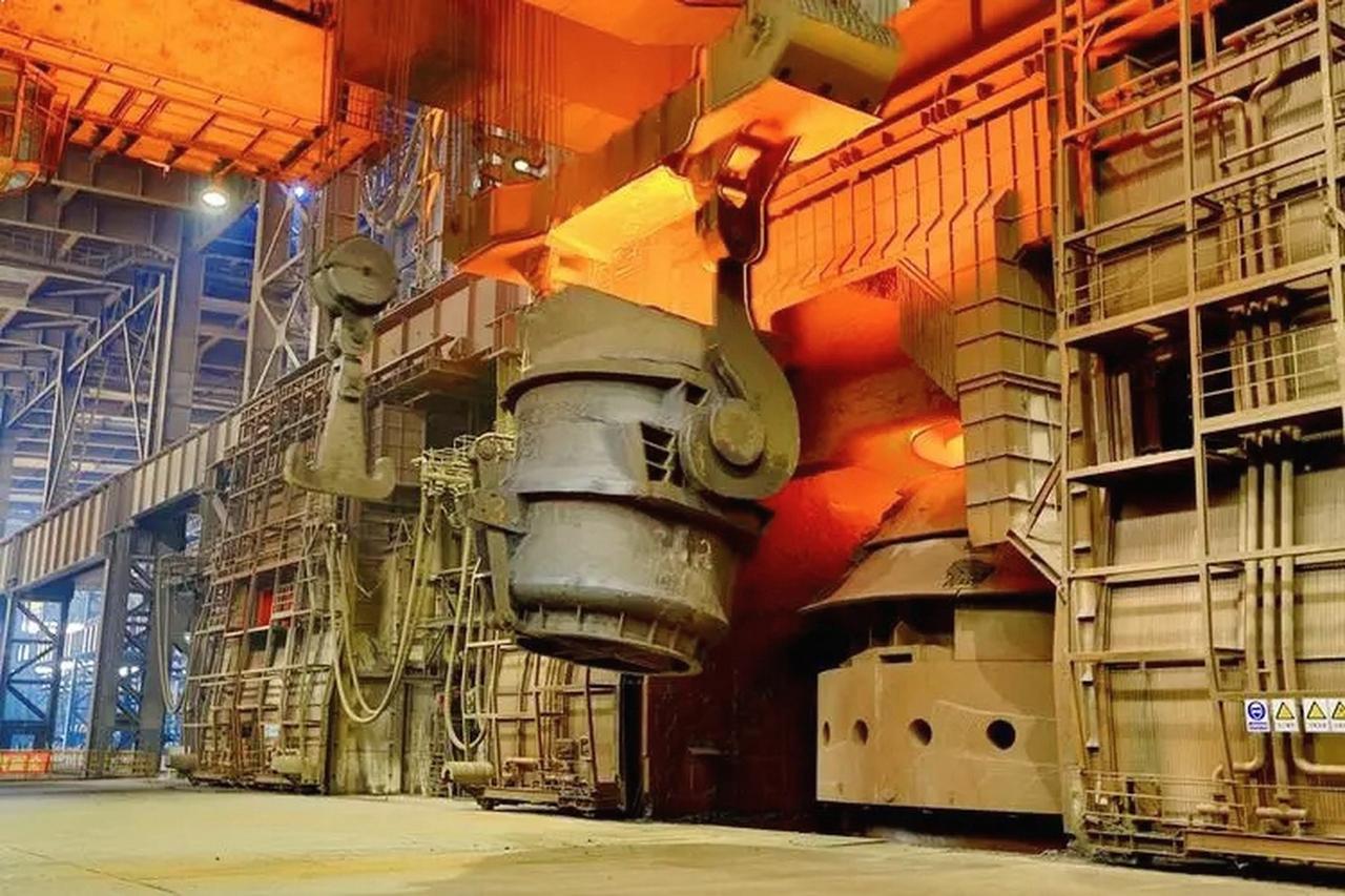 在河北上班，索然无趣，工资也确实不高。好在那个是时候写自媒体刚好在红利期，每