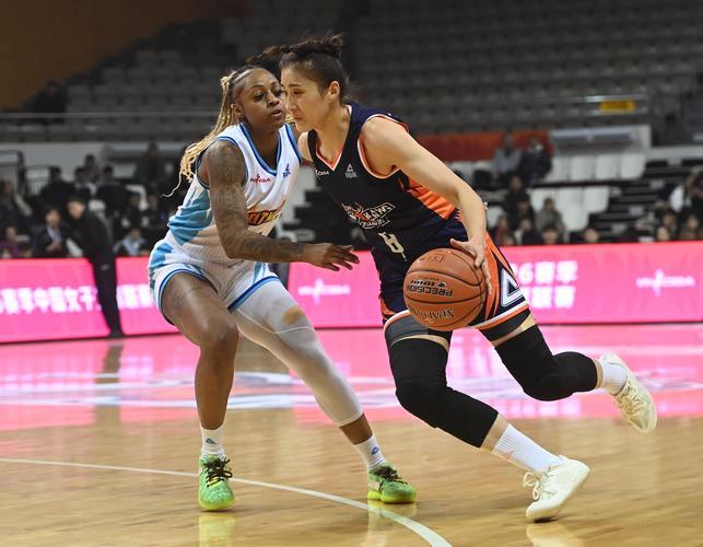 抢三大战！新疆女篮85:60大胜山东，晋级半决赛。4月2日，WCBA最后一场1