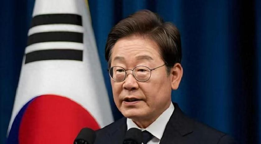 快讯！快讯！。据多家韩媒报道，韩国李在明突然宣布了“调查与起诉分离”的检察