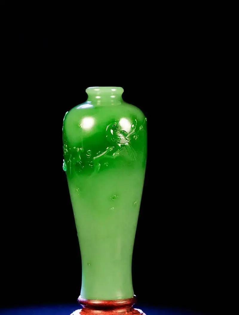 2026年，和田玉市场为何突现“冰火两重天”？顶级匠人大批流失，廉价玉器泛滥，这