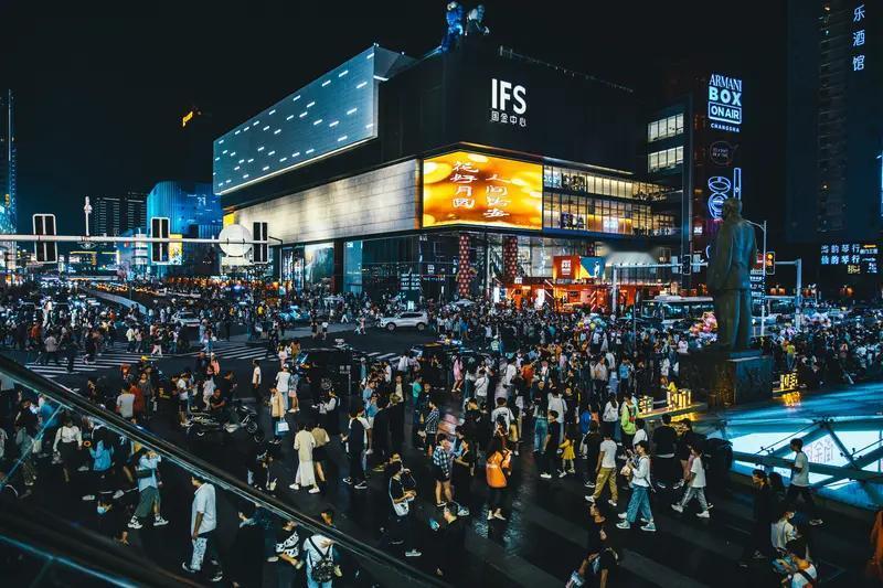 长沙的房价不会再有上涨的空间,我弟弟就不信,非说现在长株潭商圈合并已经势在必行,