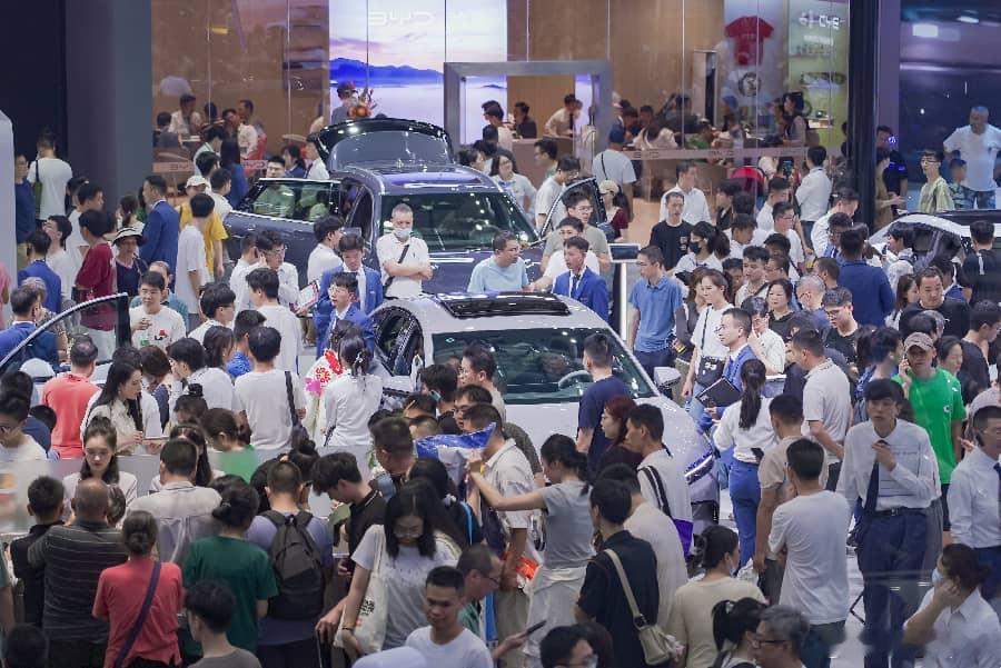 以前油车时代金九银十都是旺季，新能源时代不适用了......9月整个狭义乘用车零售才169万辆，同比