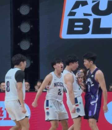3分之差！清华大学79-82不敌中国台湾政治大学，获得首届AUBL亚洲大学生篮球