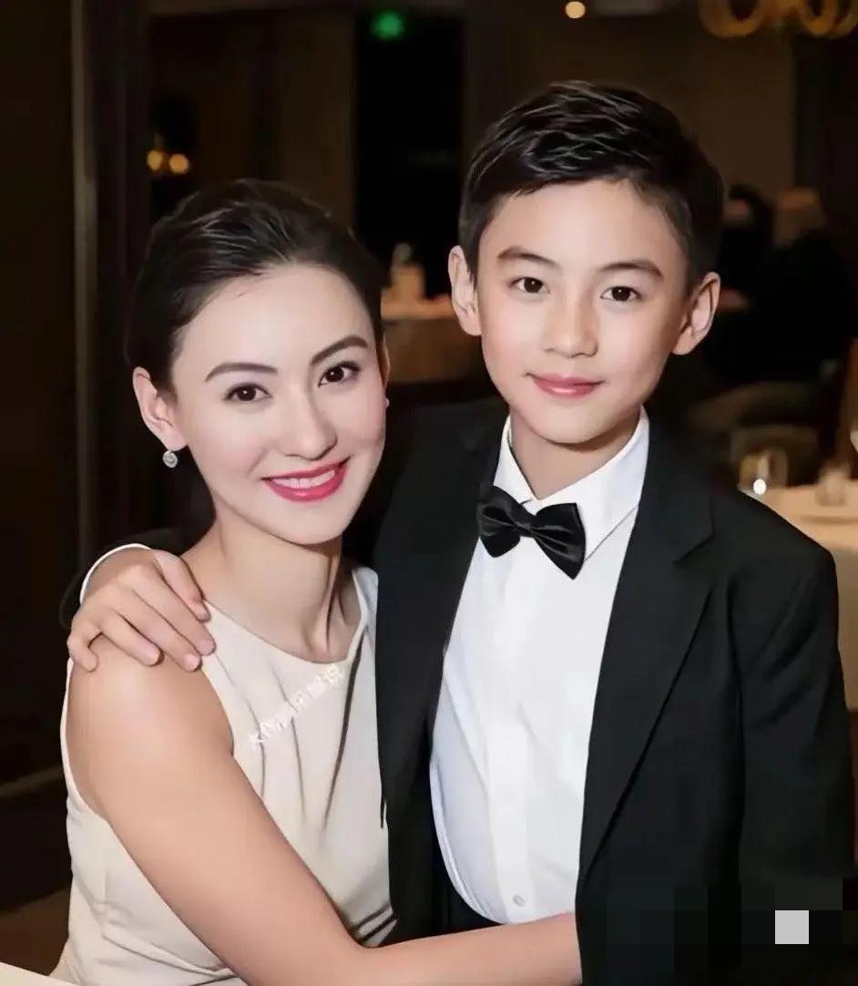 大家发现没？张柏芝的育儿课，才是所有家长该抄的作业！从不逼孩子当学霸，