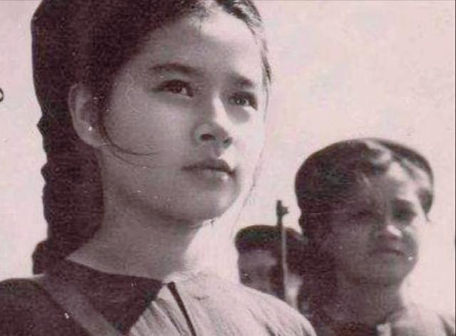 1979年，我军一位战士被两名越南女士兵抓走，他以为自己可能要命丧黄泉，可谁曾想